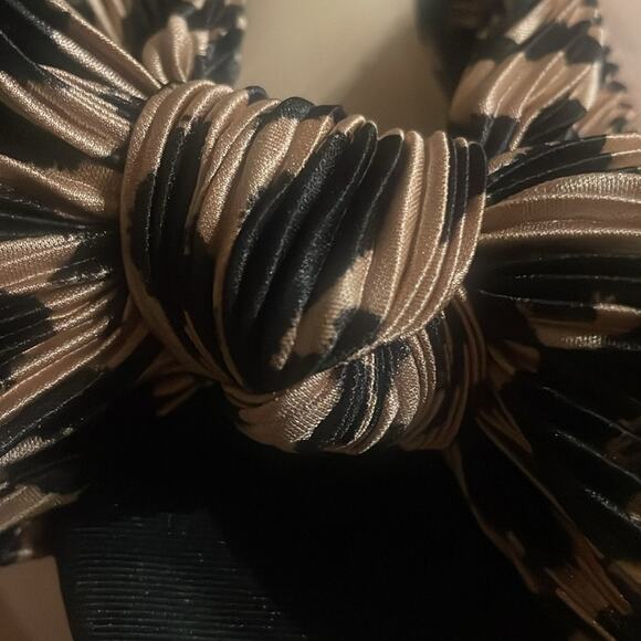 WHBM Leopard Print Crinkle Slides - Size 6 - Stylish! - Picture 5 of 5